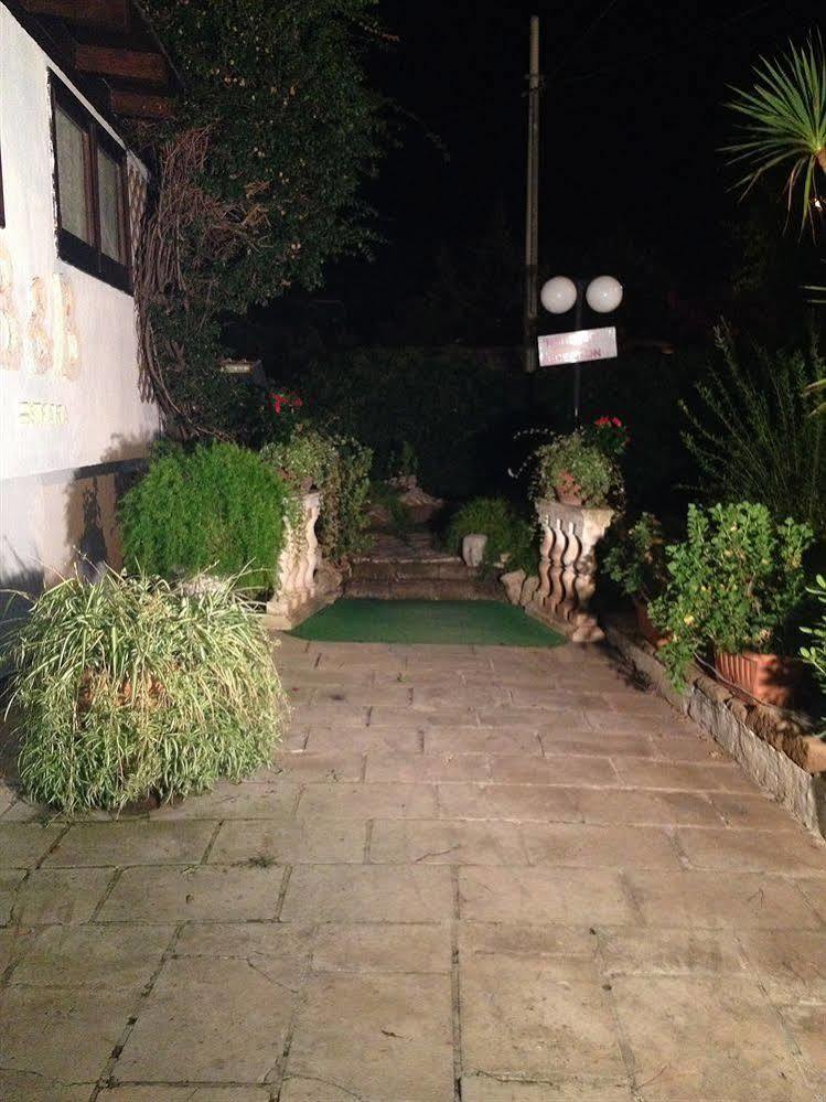 Bed & Breakfast Santa Fara Bari Exterior foto